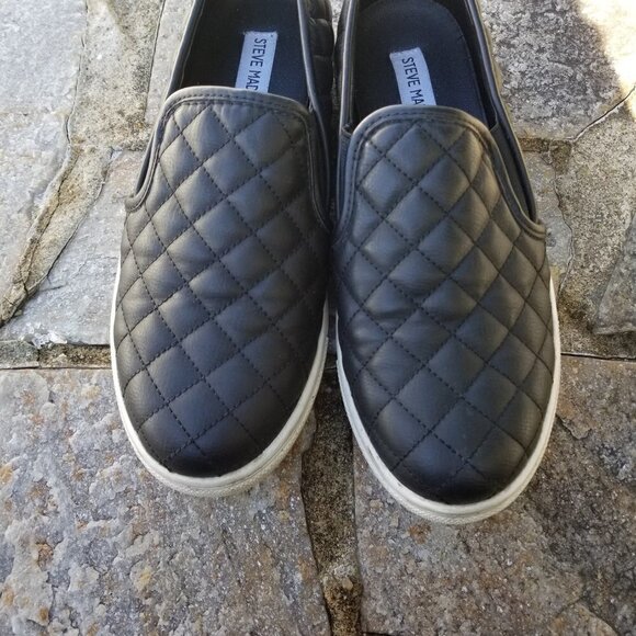 Steve Madden Ecentrco Quilted Slide On Sneakers 8 - Picture 2 of 8